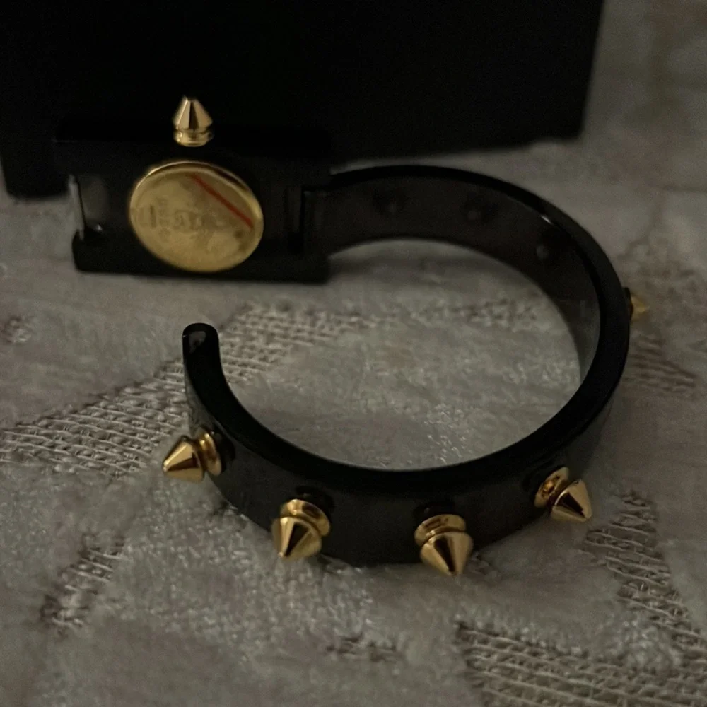 Gucci Watch - Picture 6 of 9